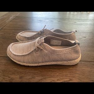 Womens hey dudes size 7